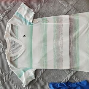 Hurley V-neck tee